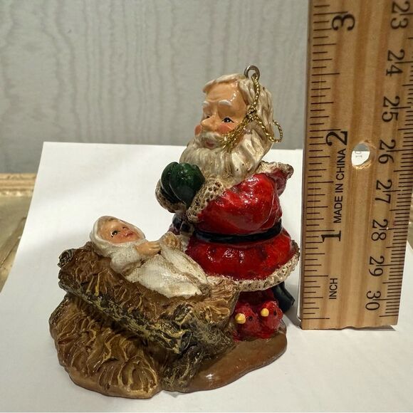 Vintage Kneeling Praying Santa with Baby Jesus Christmas Ornament - Picture 13 of 15
